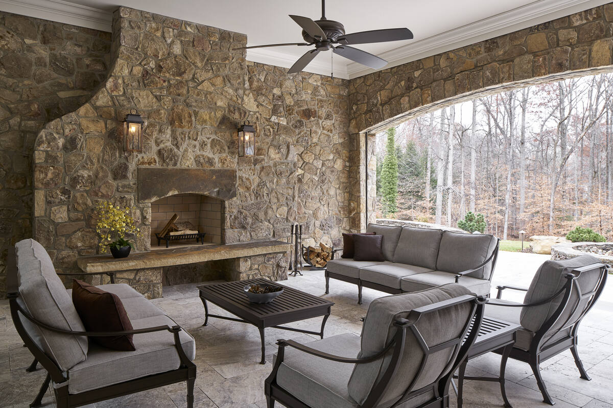 McLean VA custom home builder and Architecture outdoor patio and living space